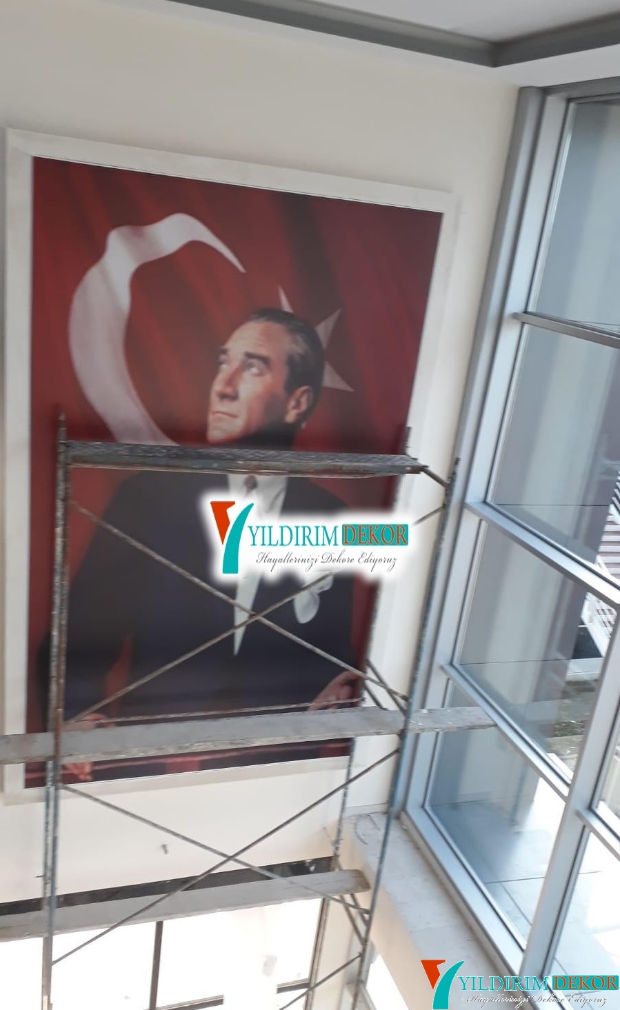 Atatürk Posteri Gergi Duvar